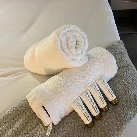 Modern & Charming Centre 1br 아파트 *